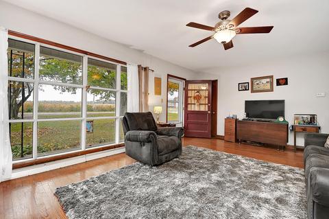 2033 Lees Rd, Hebron, OH 43025 photo 3