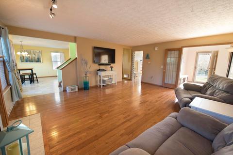 202 Brenden Loop, Delaware, OH 43015 photo 8
