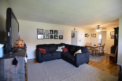 826 Atwater Ave, Circleville, OH 43113 photo 2