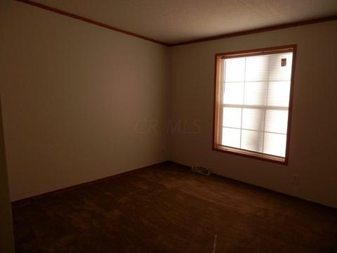 898 E Mark St, Marion, OH 43302 photo 7