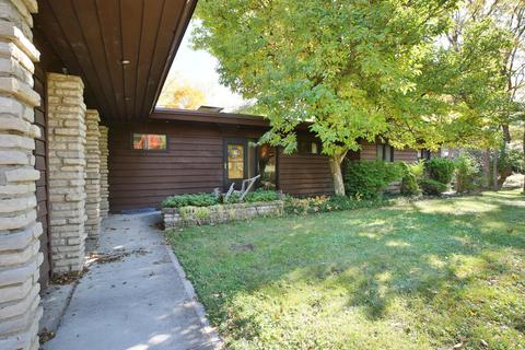 5926 Beechview Dr E, Worthington, OH 43085 photo 2