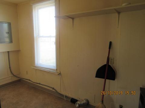 349 E High St, Circleville, OH 43113 photo 8