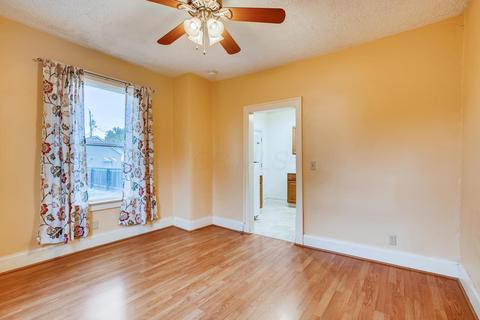 386 E Markison Ave, Columbus, OH 43207 photo 12