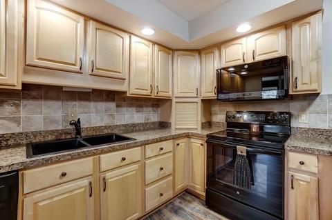 986 Hickory Rd, Heath, OH 43056 photo 3