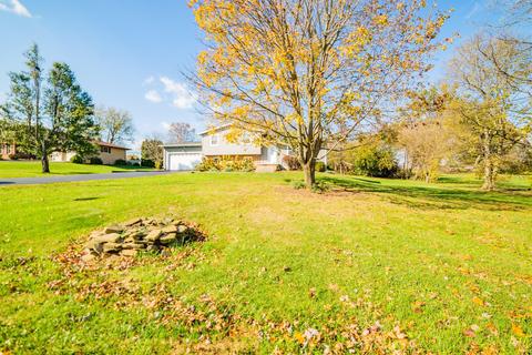 70 E Douglas St, Johnstown, OH 43031 photo 4