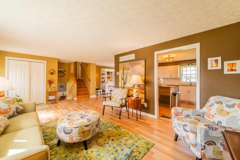 70 E Douglas St, Johnstown, OH 43031 photo 7