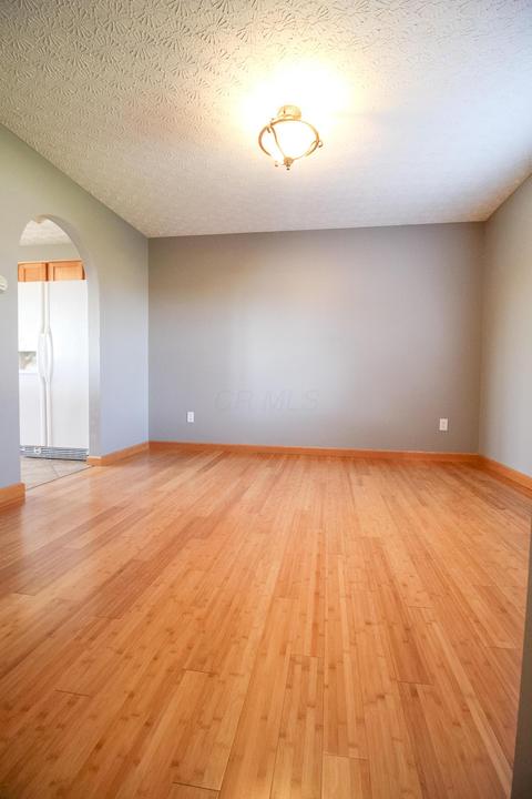 3002 Devonshire Dr, Delaware, OH 43015 photo 4