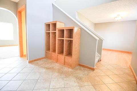 3002 Devonshire Dr, Delaware, OH 43015 photo 3