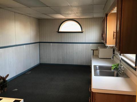 696 E Front St, Logan, OH 43138 photo 11