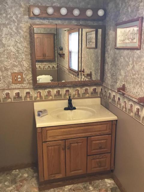 696 E Front St, Logan, OH 43138 photo 16
