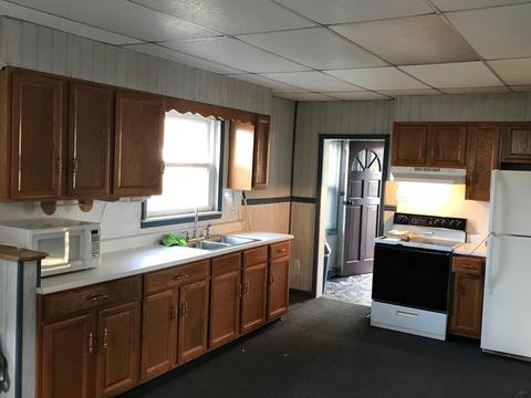696 E Front St, Logan, OH 43138 photo 10