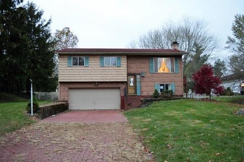 381 Madolin Dr, Lithopolis, OH 43136 photo 1
