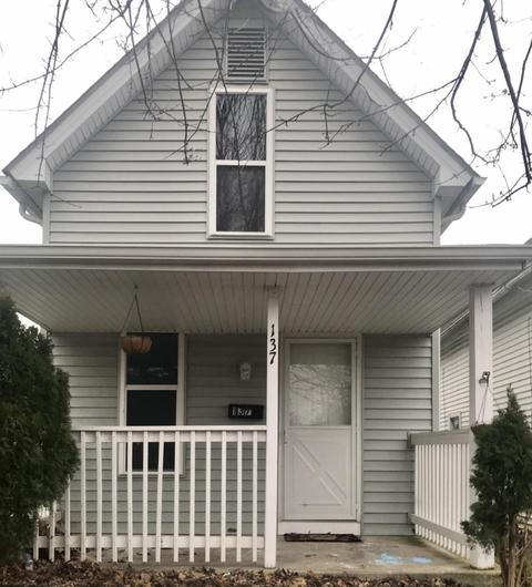 137 Logan St, Circleville, OH 43113 photo 2