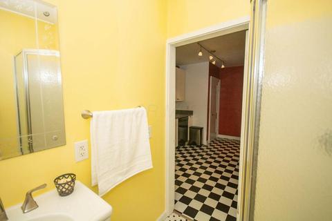 137 E Kelso Rd, Columbus, OH 43202 photo 17