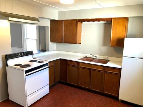 374 E Main St, Circleville, OH 43113 photo 4
