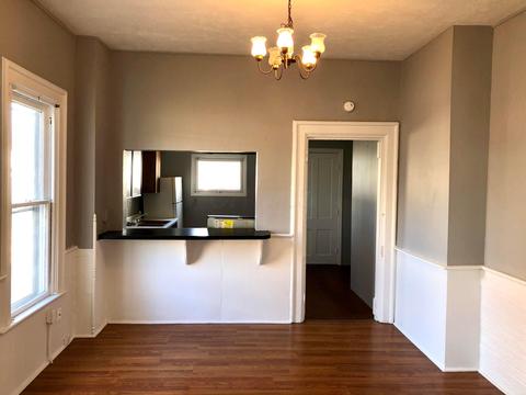 374 E Main St, Circleville, OH 43113 photo 6