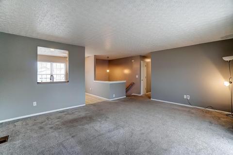 927 Robmeyer Dr, Columbus, OH 43207 photo 5