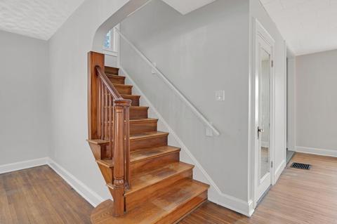 1391 E Maynard Ave, Columbus, OH 43211 photo 13