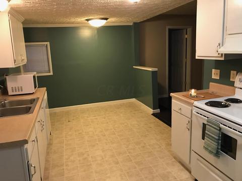 636 E Front St, Logan, OH 43138 photo 6