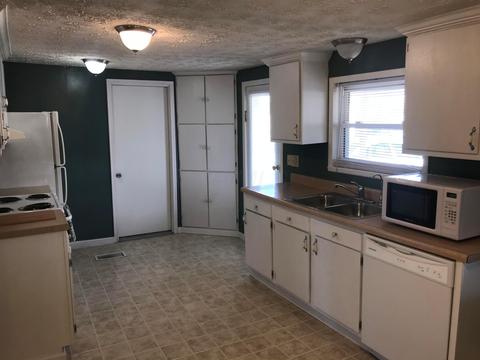 636 E Front St, Logan, OH 43138 photo 5