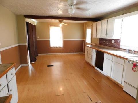35974 Hocking Dr, Logan, OH 43138 photo 2