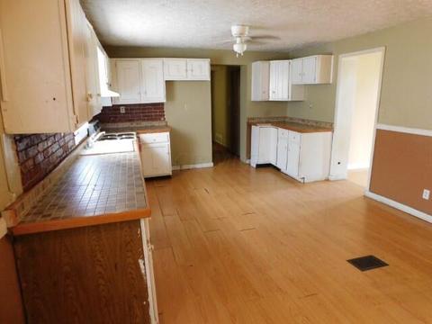 35974 Hocking Dr, Logan, OH 43138 photo 3