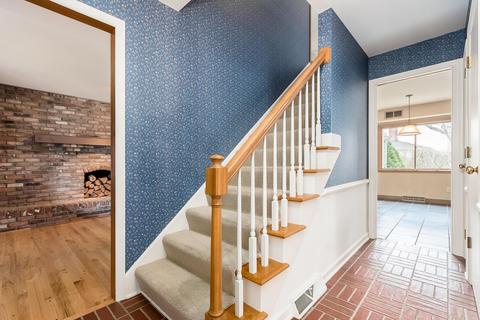 1241 Castleton Rd N, Columbus, OH 43220 photo 3