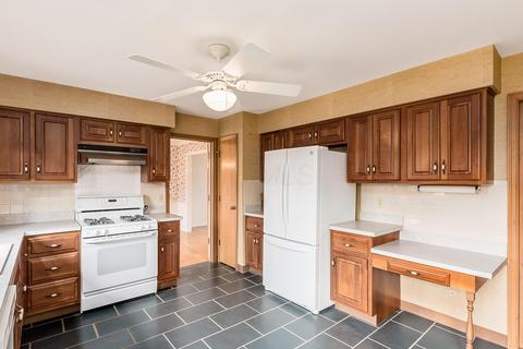 1241 Castleton Rd N, Columbus, OH 43220 photo 6
