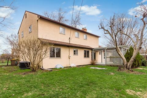 1241 Castleton Rd N, Columbus, OH 43220 photo 2