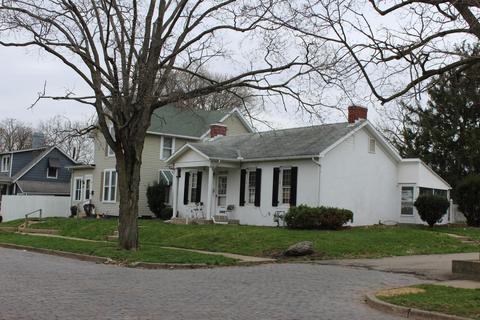 450 E Franklin St, Circleville, OH 43113 photo 4