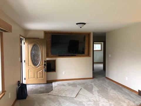 580 Ridgewood Dr, Circleville, OH 43113 photo 3
