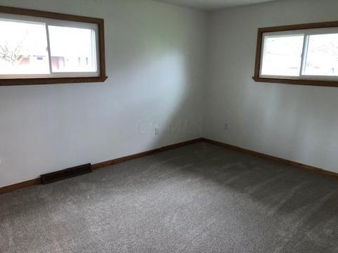 580 Ridgewood Dr, Circleville, OH 43113 photo 11