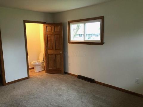 580 Ridgewood Dr, Circleville, OH 43113 photo 12