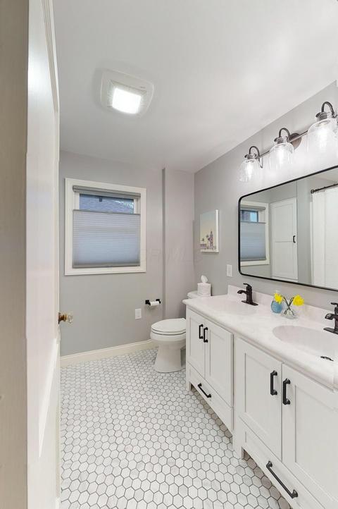 40 E Pacemont Rd, Columbus, OH 43202 photo 18