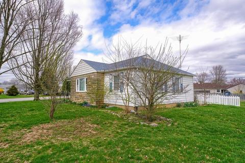 300 Sunset Dr, Circleville, OH 43113 photo 2