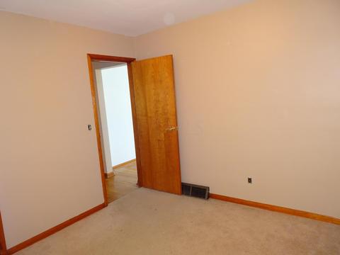 300 Sunset Dr, Circleville, OH 43113 photo 15