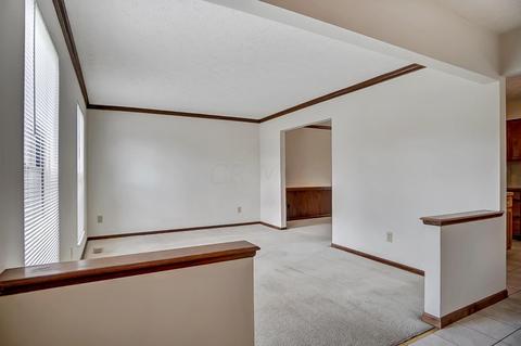 7008 Carrick Ct, Dublin, OH 43017 photo 2