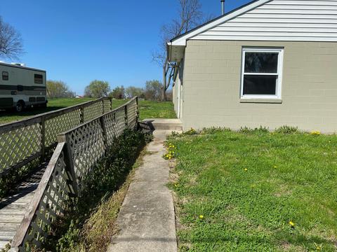 386 Weldon Ave, Circleville, OH 43113 photo 3