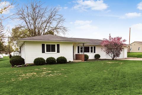 145 Hillcrest Dr, Circleville, OH 43113 photo 2