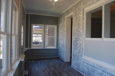 527 E Main St, Logan, OH 43138 photo 5