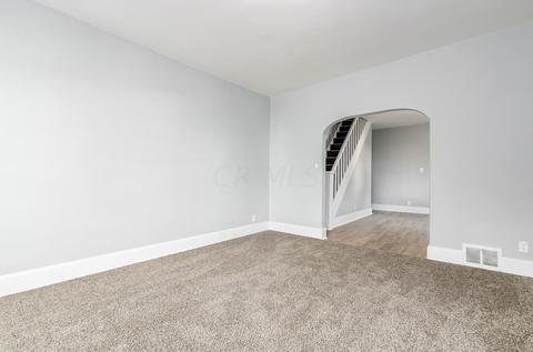 30 E Stevens St, Newark, OH 43055 photo 2