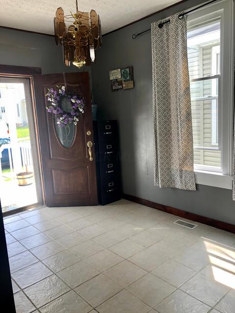 535 E Chestnut St, Lancaster, OH 43130 photo 3