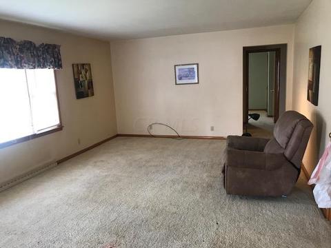 230 Sunset Dr, Circleville, OH 43113 photo 4