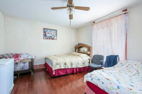 409 E Markison Ave, Columbus, OH 43207 photo 11