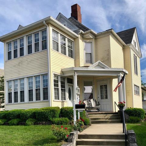 129 E Mound St, Circleville, OH 43113 photo 1