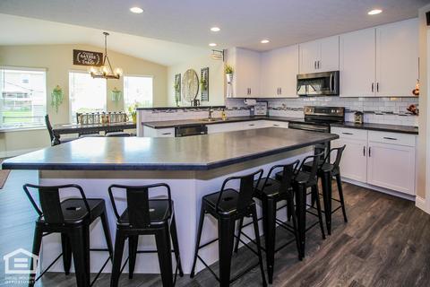 1085 Gartner Ct, Obetz, OH 43207 photo 3