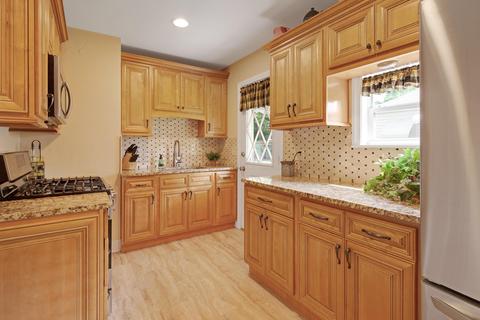 746 E Tulane Rd, Columbus, OH 43211 photo 9
