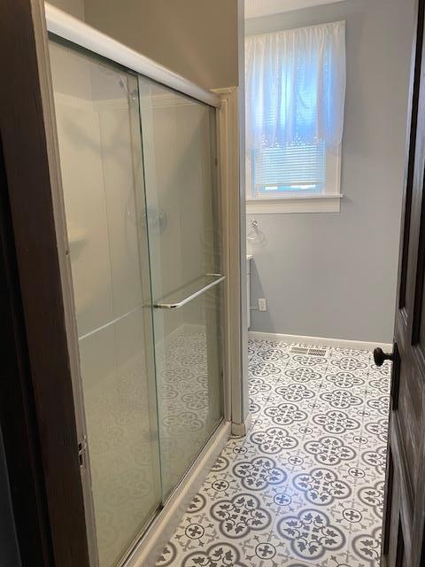 687 E Hunter St, Logan, OH 43138 photo 8