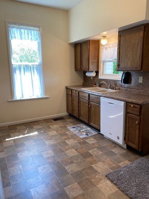 687 E Hunter St, Logan, OH 43138 photo 6