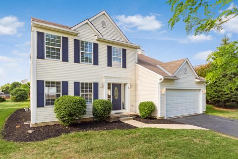 68 Brooksedge Dr E, Pataskala, OH 43062 photo 2